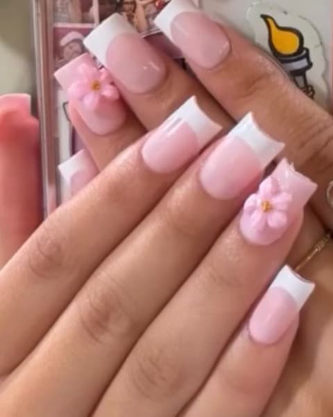 Blossom French press-on nail set