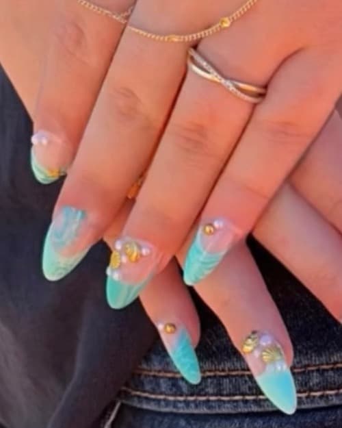 Seaside press-on nail set